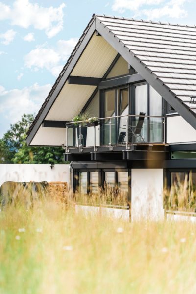 Modernes Fachwerkhaus Landhaus Hausbau Holzskelettbau Schwarz Weiss 1